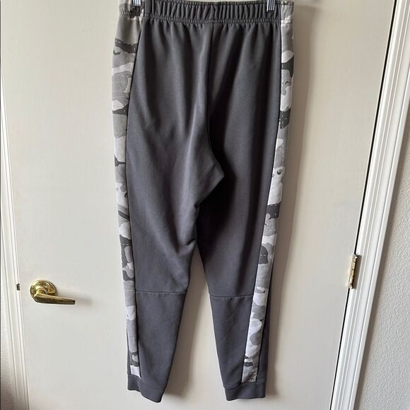 Nike Gray Sweatpants with Elastic Waistband and Tapered Legs - Picture 3 of 5